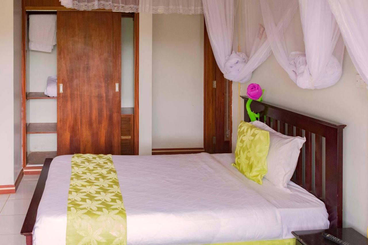 Fort Fun City Hotel Fort Portal Buitenkant foto