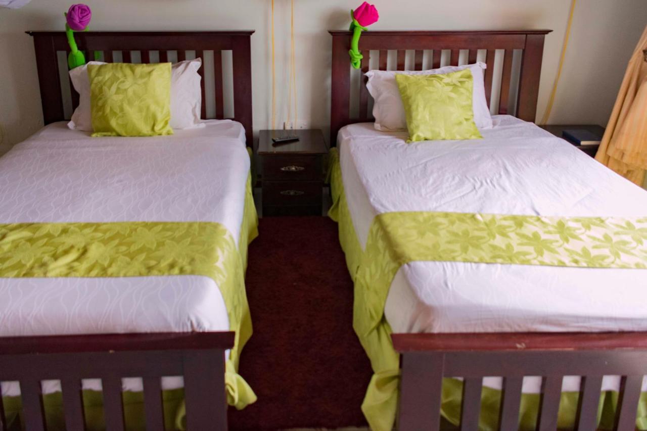 Fort Fun City Hotel Fort Portal Buitenkant foto