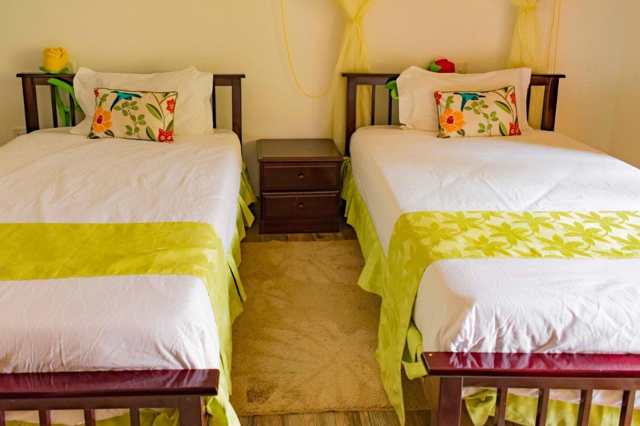 Fort Fun City Hotel Fort Portal Buitenkant foto