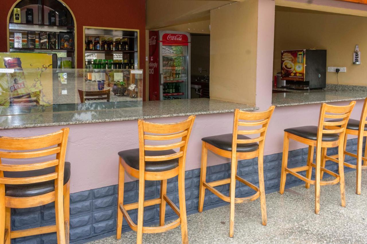 Fort Fun City Hotel Fort Portal Buitenkant foto