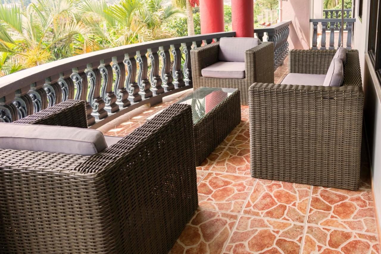 Fort Fun City Hotel Fort Portal Buitenkant foto