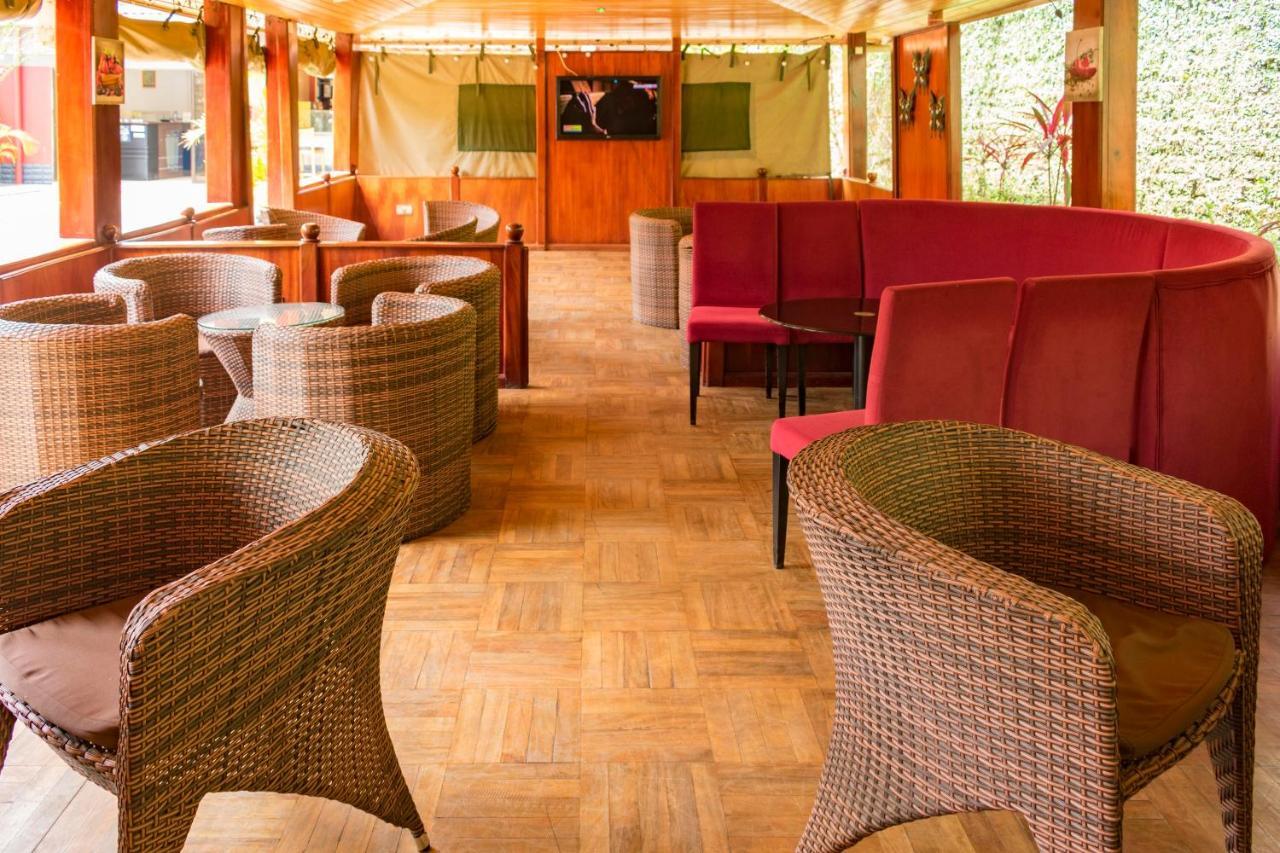 Fort Fun City Hotel Fort Portal Buitenkant foto