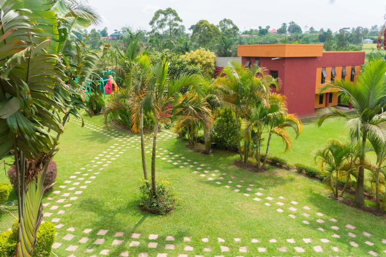 Fort Fun City Hotel Fort Portal Buitenkant foto
